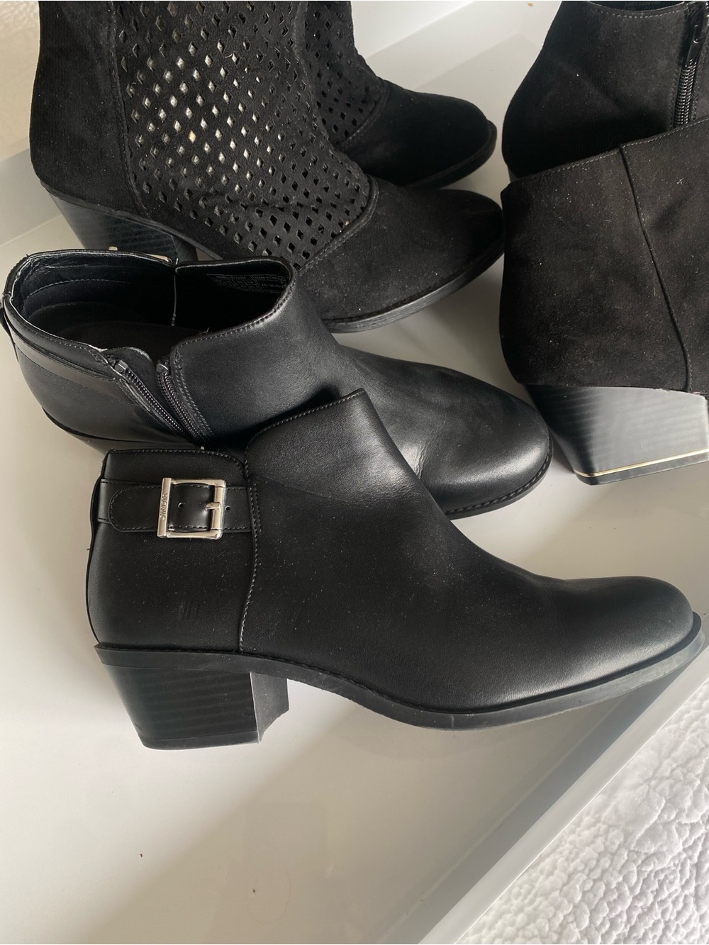 Vince Camuto Black Suede Ankle Booties Women’s Size 8.5 Pointed Toe 3 pair
Vinc - Picture 8 of 8